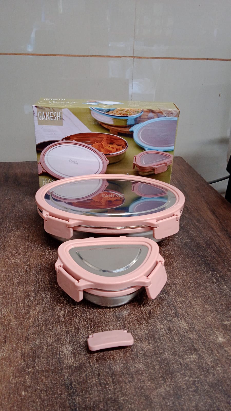 Side View of Stainless Steel Lunch Box Set in Pink with Leakproof Features