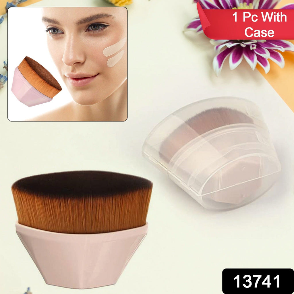 Close-up of the ultra-soft, high-density bristles of the liquid foundation brush.