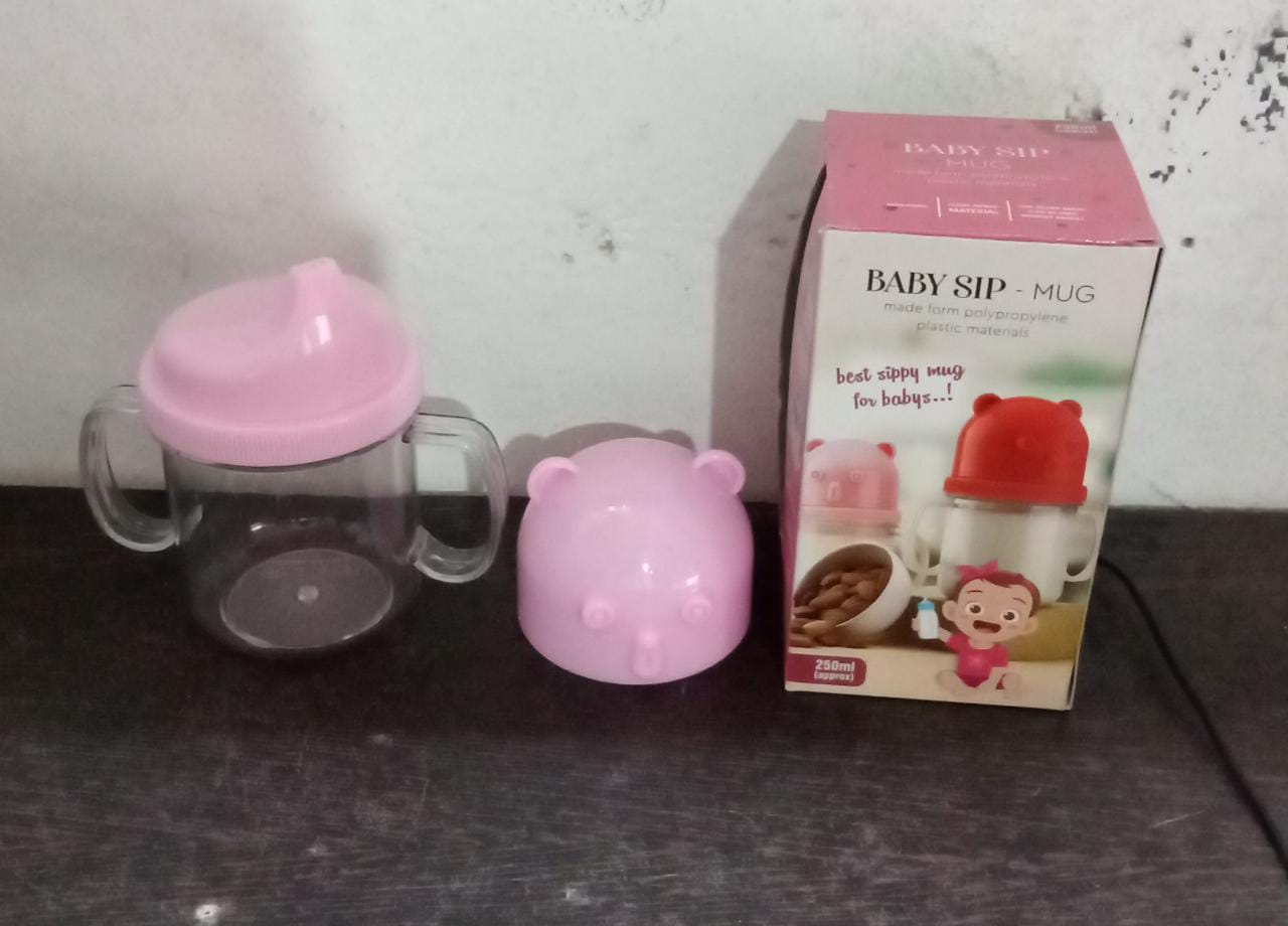 The lightweight baby mug, perfect for kids, shown with its leakproof and safe features.