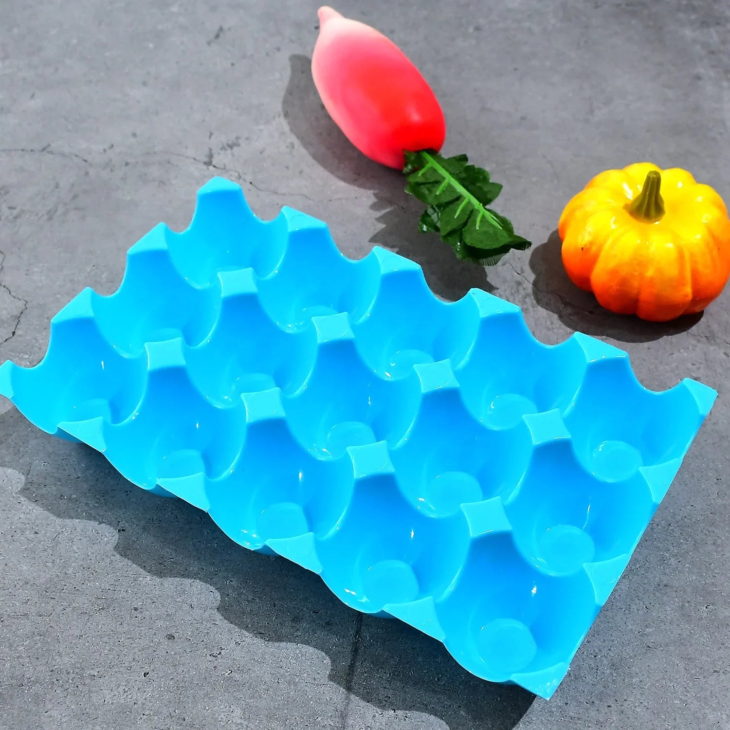 Durable plastic egg trays with individual compartments preventing damage.