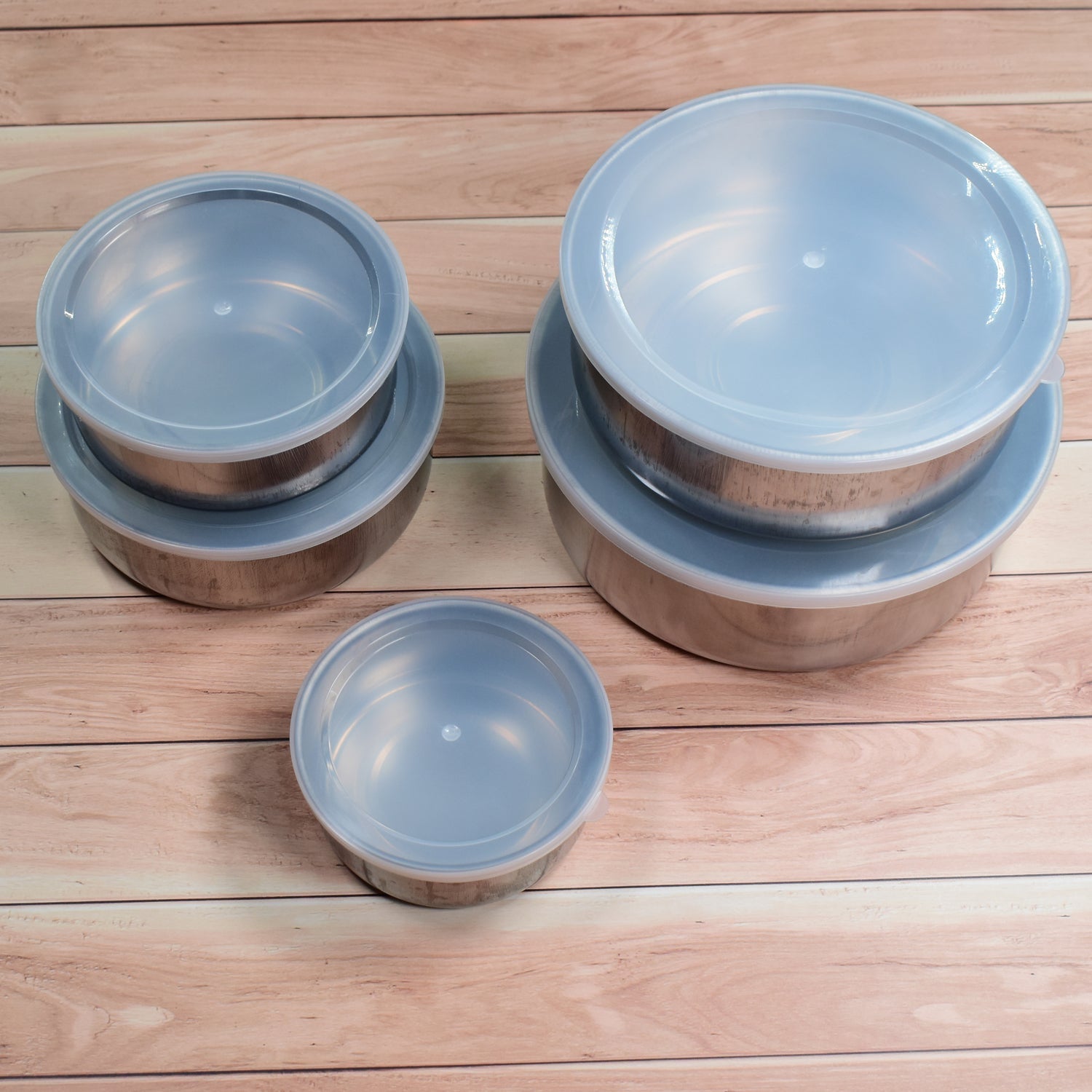 Leak-proof stainless steel lunch box for secure food storage, showcasing internal space.