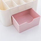 Neatly arranged cutlery within the efficient plastic cutlery box.