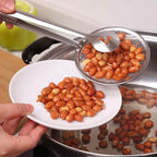 Multi-use frying filter spoon for straining and gripping food.