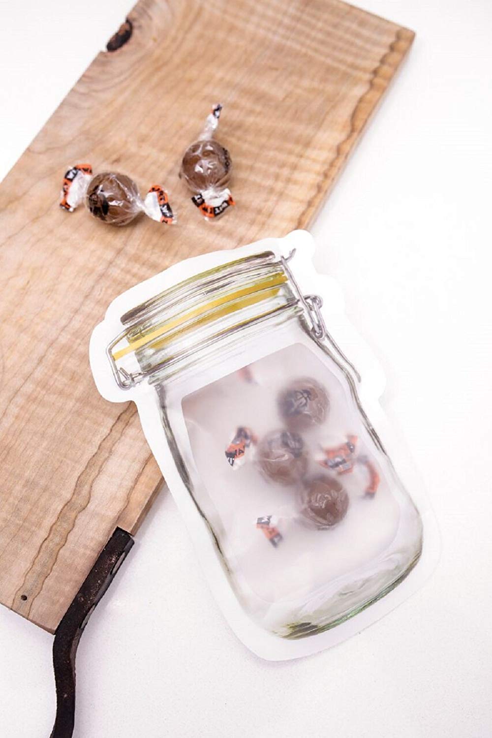 Close-up of the 150ml reusable food storage pouch, highlighting its secure zipper.