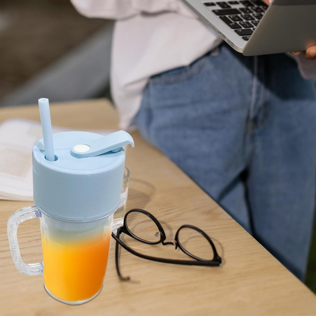Ergonomic portable juicer with handle, showcasing its 340ml capacity.