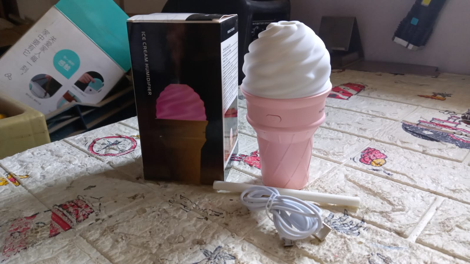 Ice cream humidifier with USB power cable included