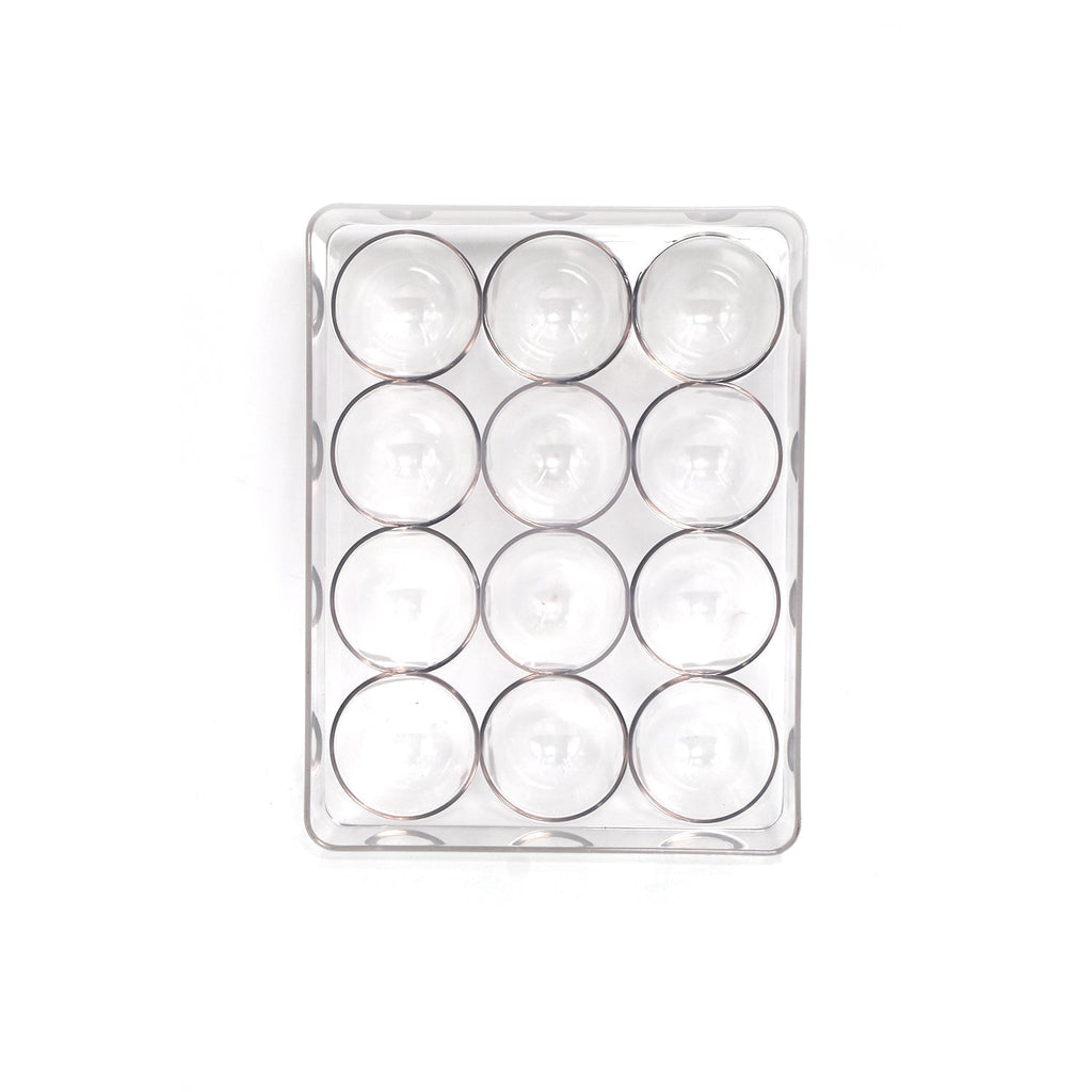 Close-up of the durable plastic egg tray, highlighting its BPA-free material.