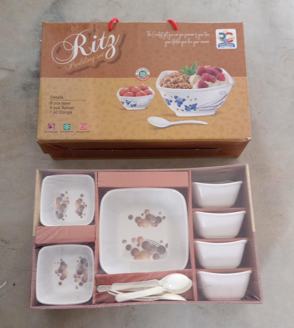 Complete 13-piece pudding cutlery set, suitable for home and office use.