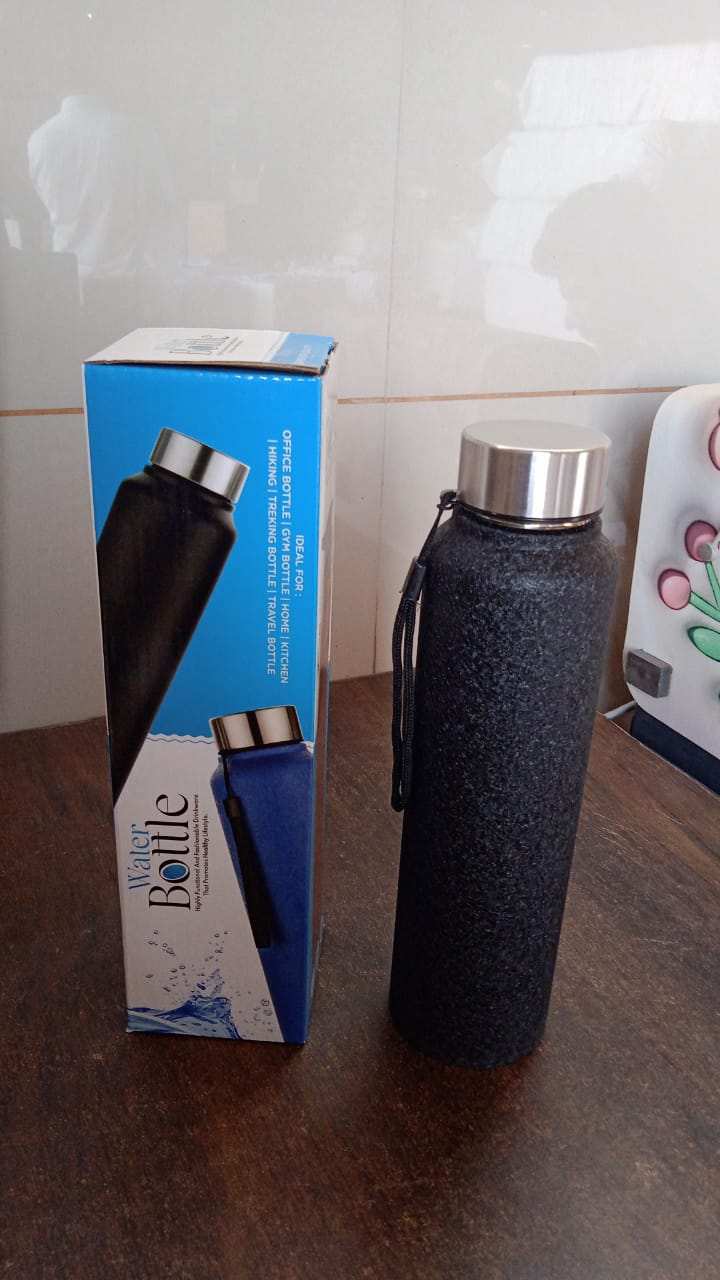 Assortment of 1000 ML stainless steel vacuum insulated water bottles with various colored caps