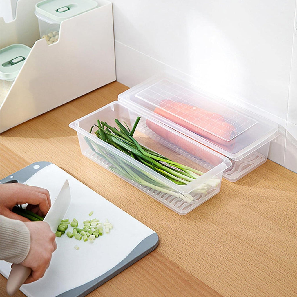 An empty 1500ml food storage box with a transparent base and blue lid.