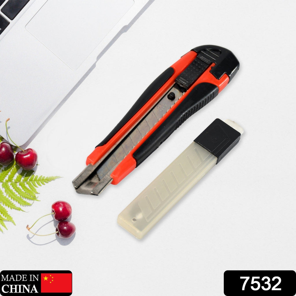 VoltDesk cutter knife set, ideal for office and home, with additional blades.