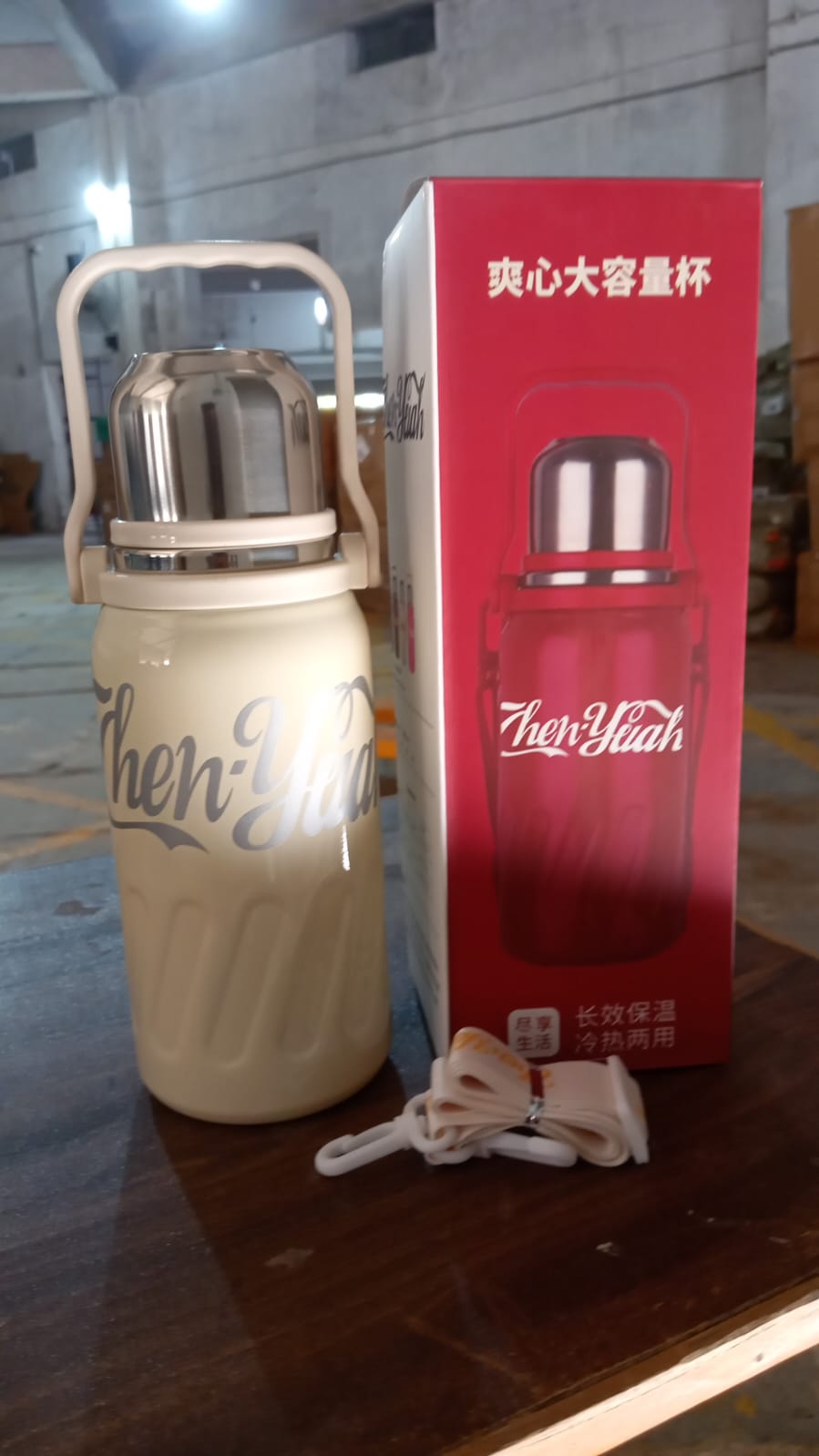 Detail of the high-quality finish on the Own Hydrate stainless steel bottle.