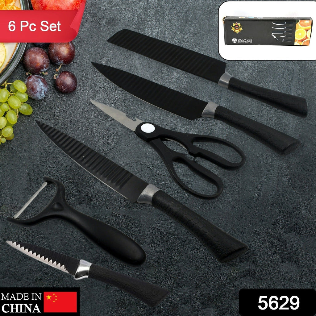 Close-up of CookAura stainless steel kitchen knives featuring ergonomic non-slip handles.