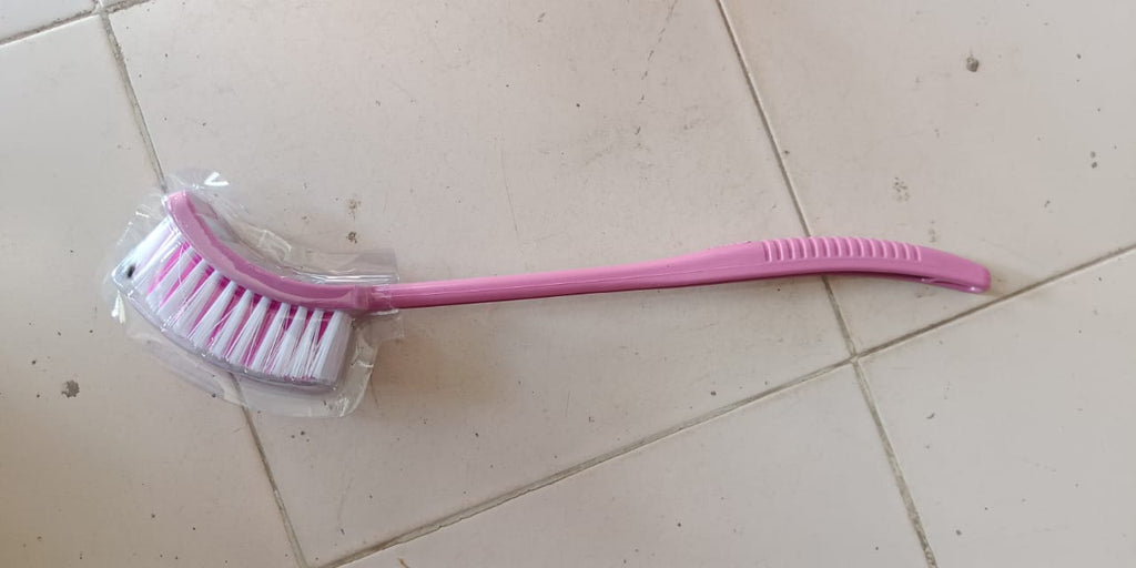Detail of the sturdy bristles on the Velvet Wipe toilet cleaning brush.
