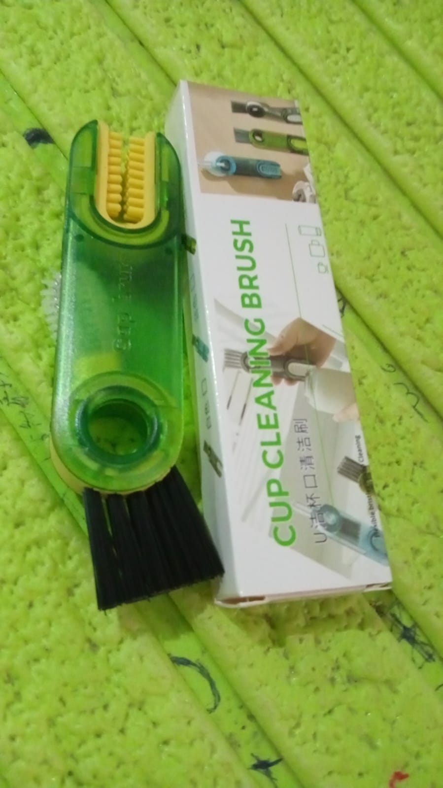Ergonomic bottle cleaning brush demonstrating its comfortable grip for daily use.