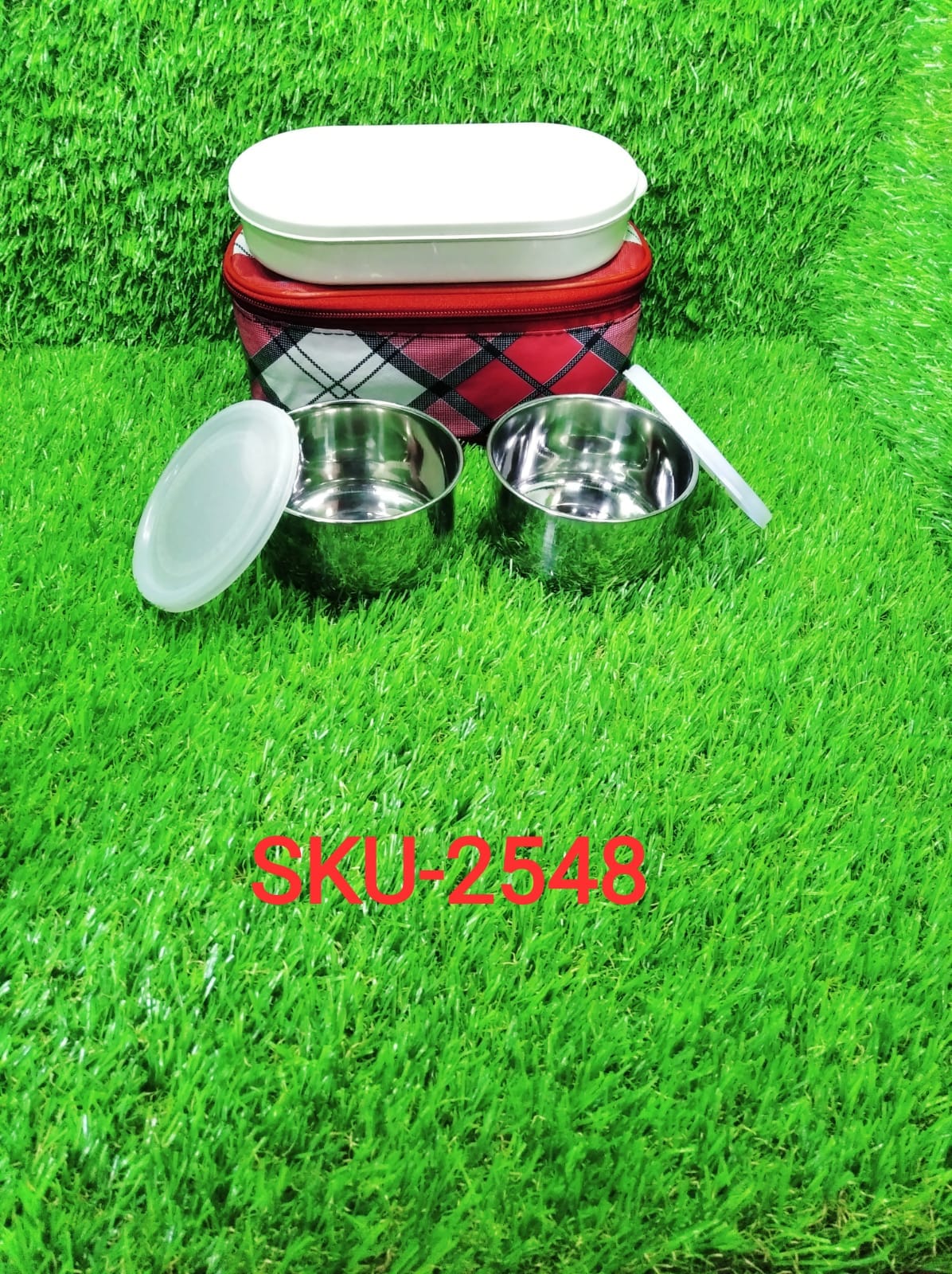 Detailed shot of the durable stainless steel lunch box set.