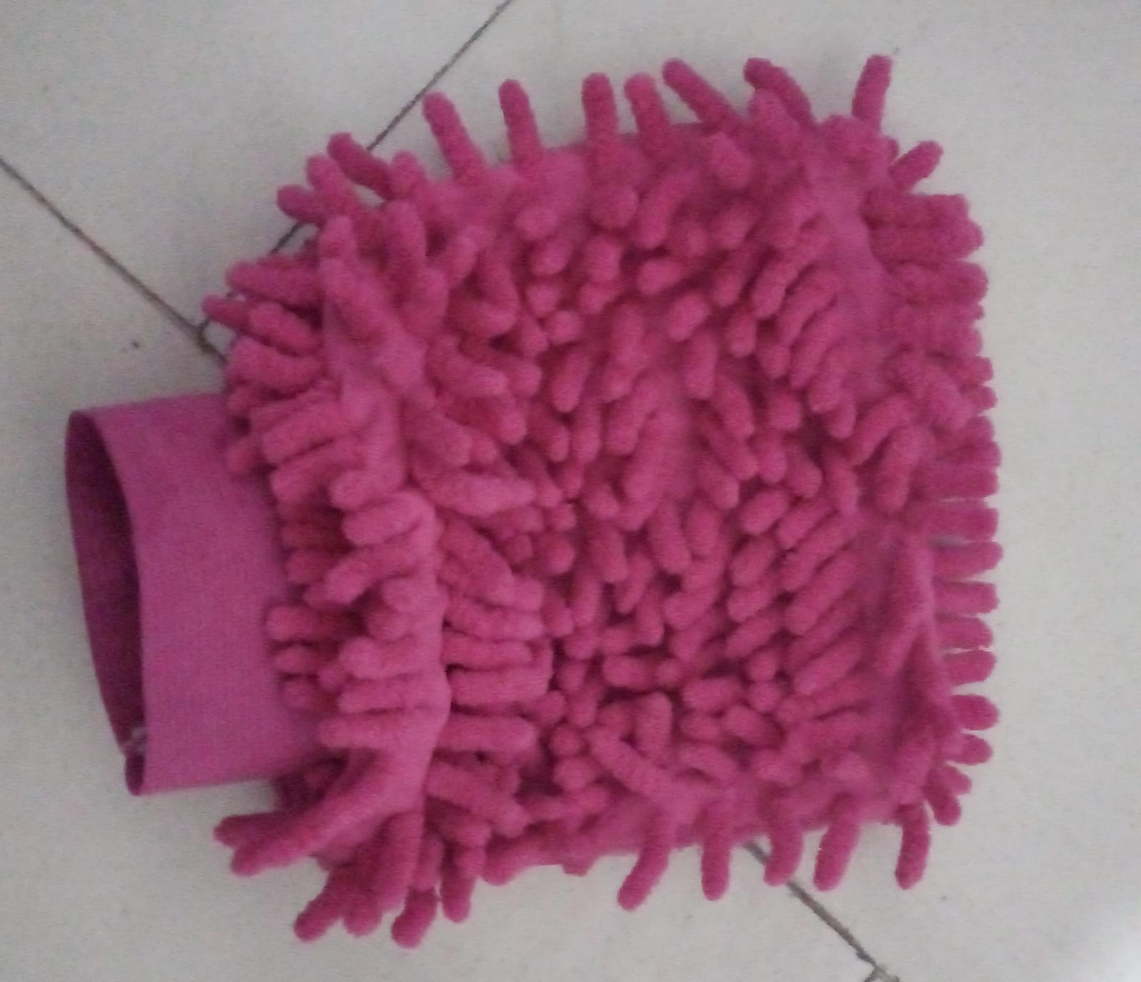 Assorted mixed color microfiber hand duster for a sparkling clean.