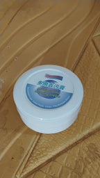 Velvet Wipe Shoe Cleaning Cream 260g jar with its protective lid, ready for use.