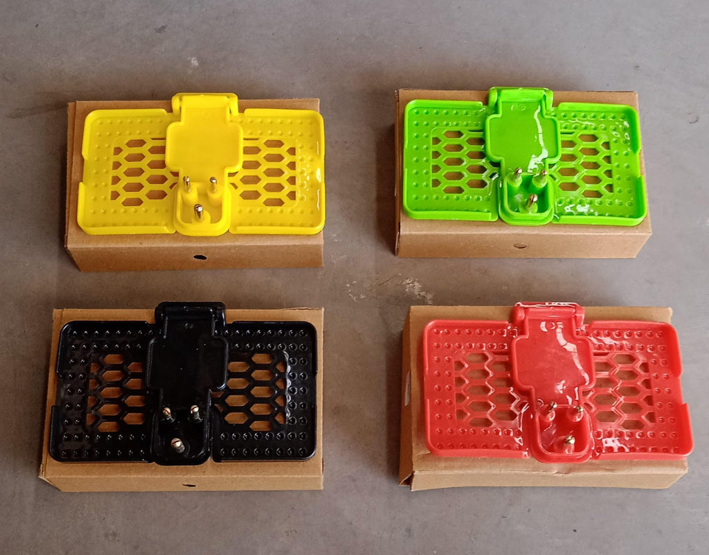 Packaging of the PHOBIA Mobile Charging Holder, emphasizing its easy installation.