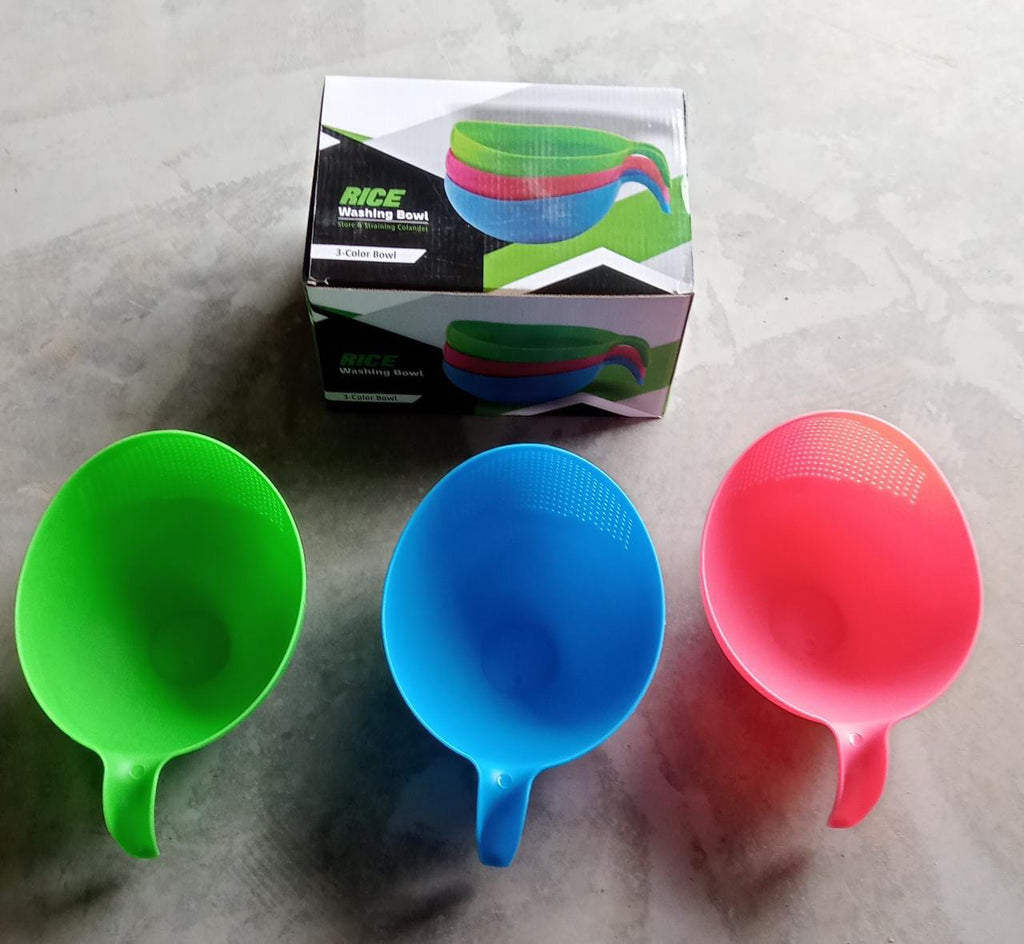 Versatile plastic food strainer and bowl set from Vastate, durable and functional for daily use.