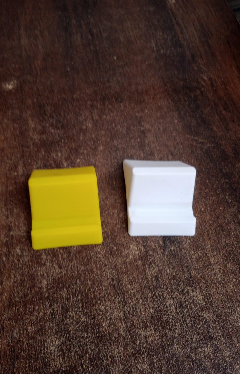 Compact portable plastic mobile phone stand suitable for video calls and browsing hands-free