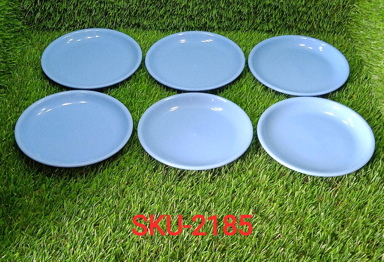 Compact mini plate set, ideal for small servings.