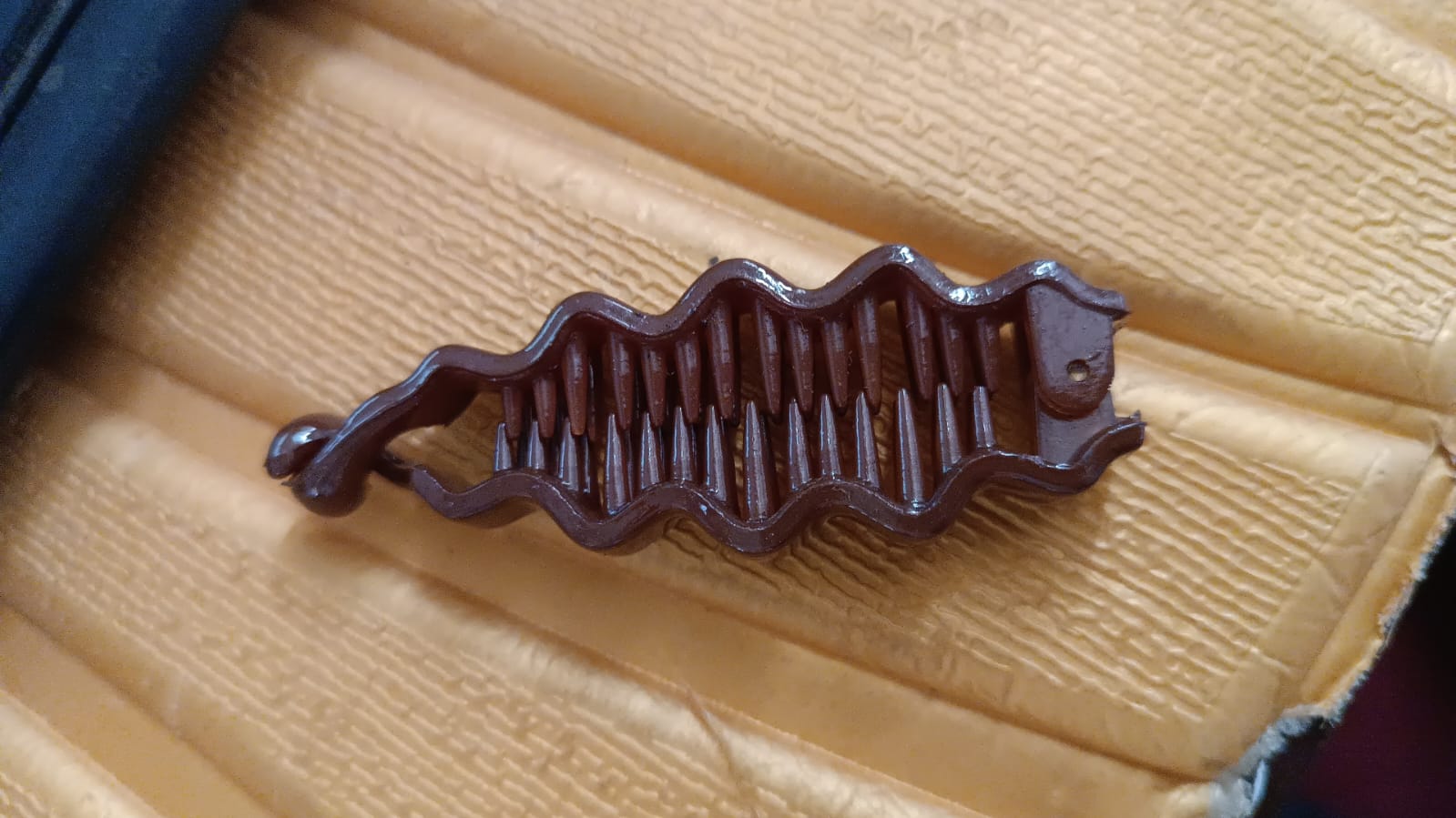 Plastic hair claw clip for women with durable design