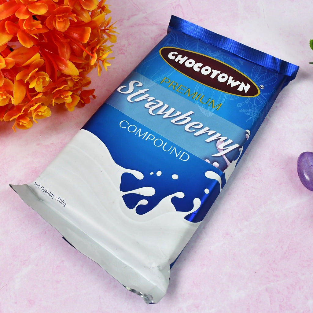 Pack of Chocotown Strawberry Compound, ready for culinary use.