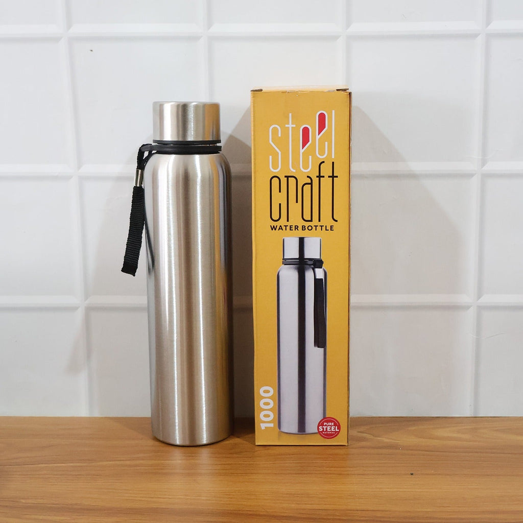 Comparison shot demonstrating the compact design of the  1000ml water bottle.