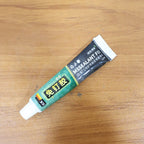 Repair gel for DIY projects sealing cracks and joints