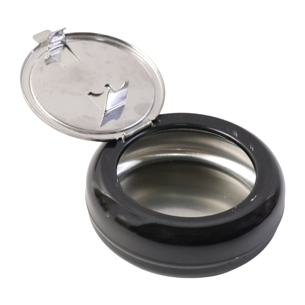 Metal lid ashtray to prevent ash scattering and contain odor