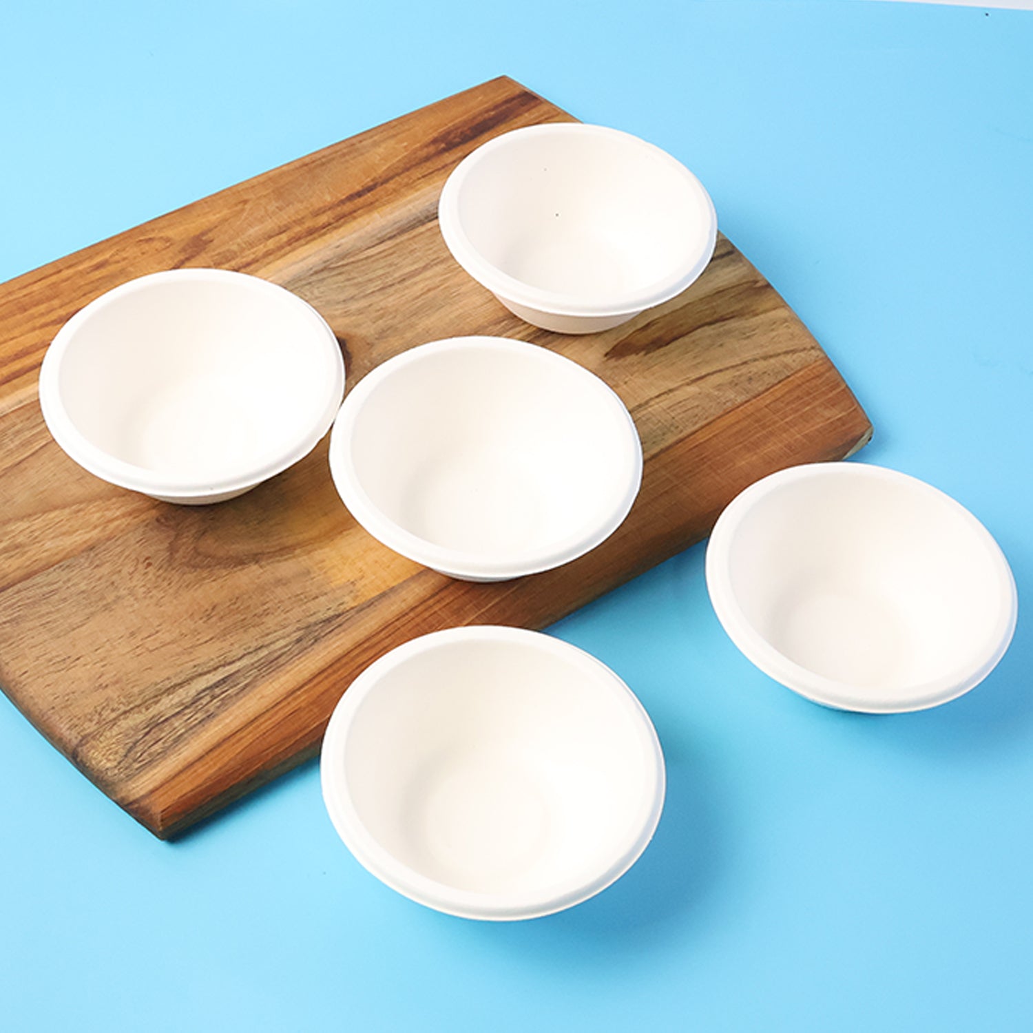 Round compostable bagasse bowl for home meals and office pantries