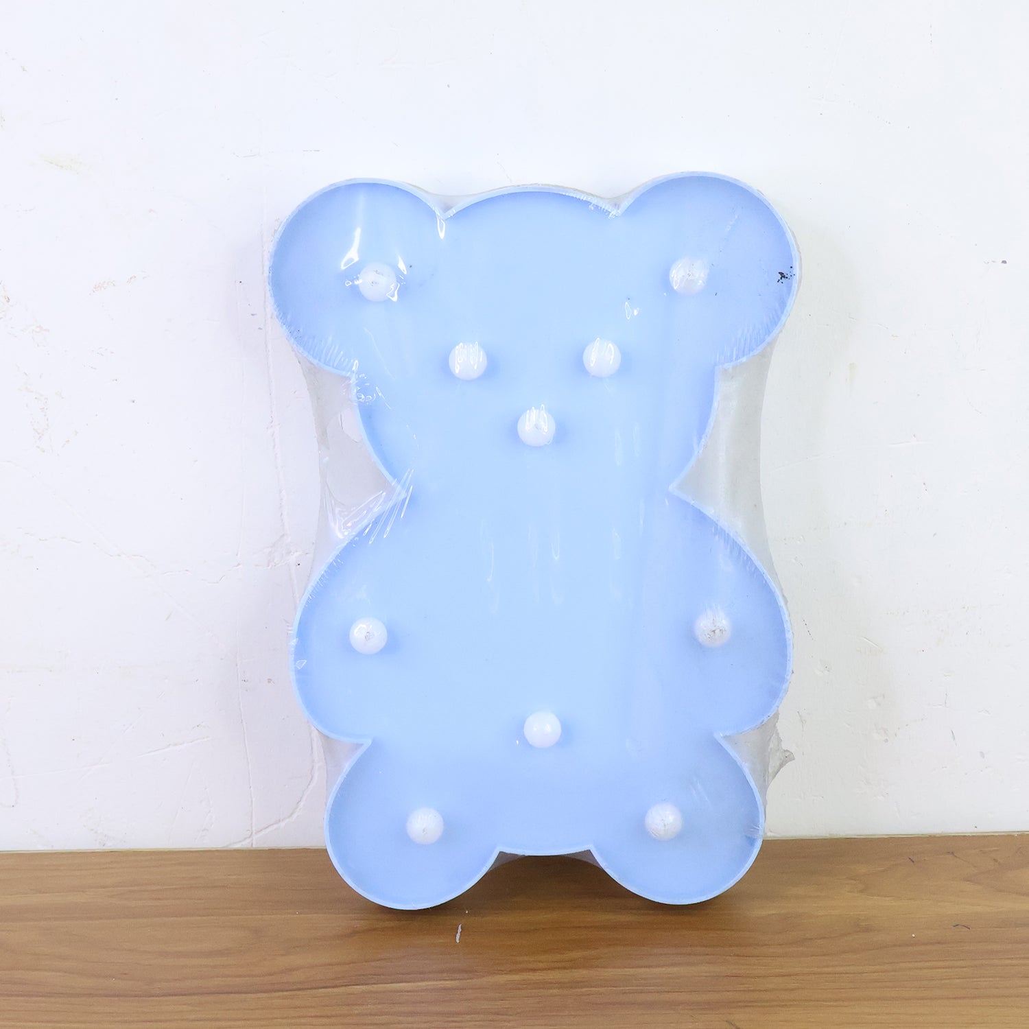 Ambient teddy bear shaped LED decorative light brightening kids and nursery rooms