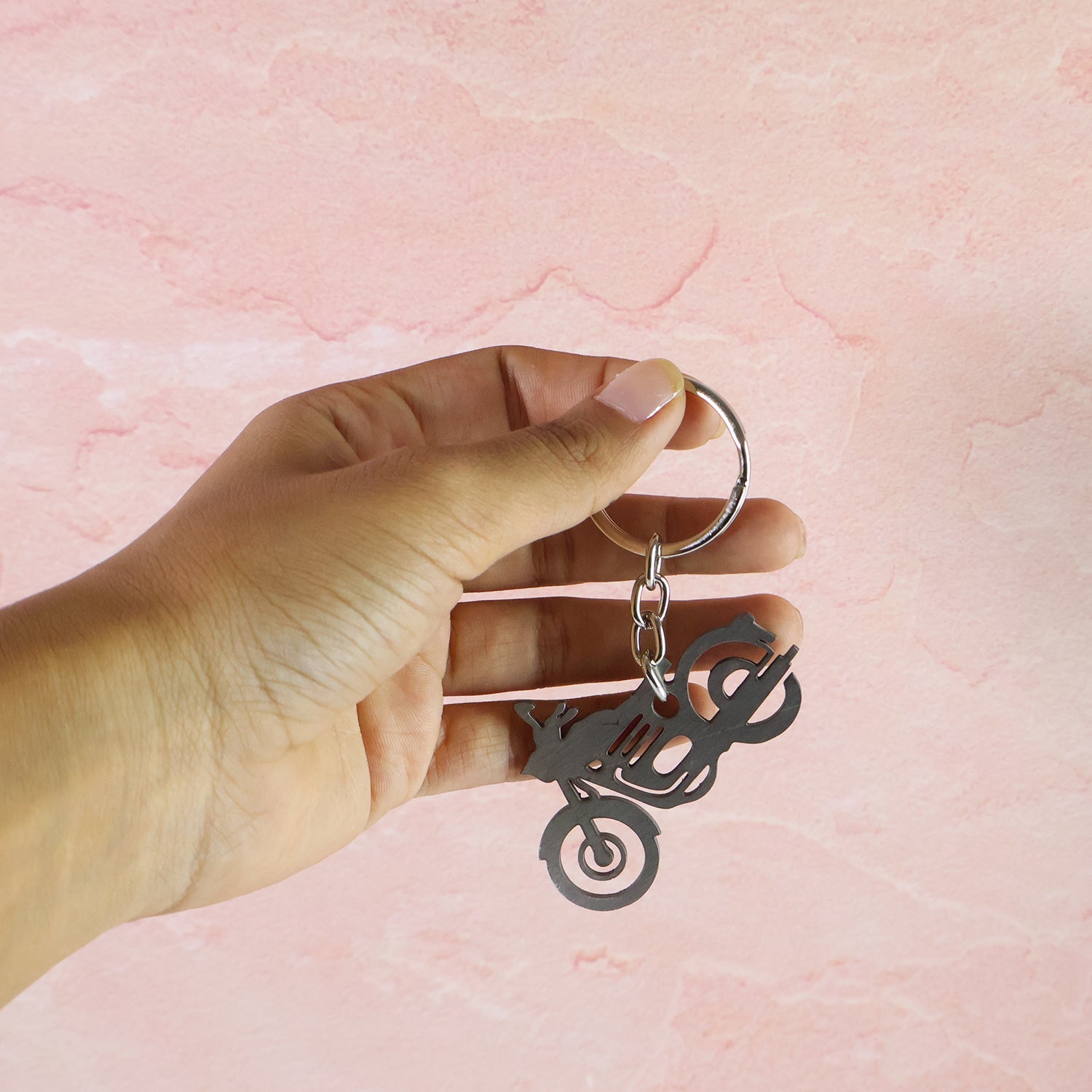Stylish motorbike themed metal keychain, an ideal gift for riders and bikers.