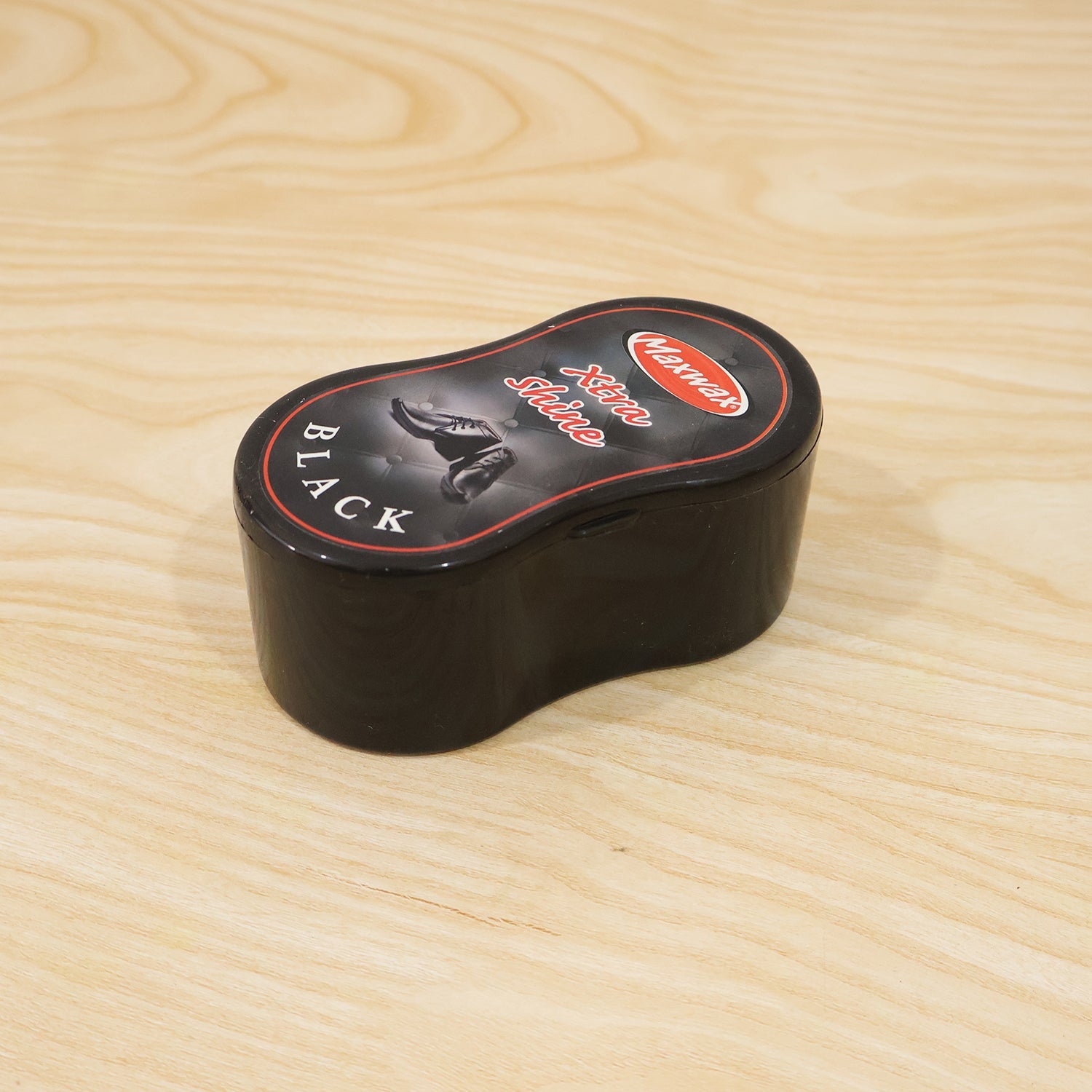 Maxwax black shoe shiner live use