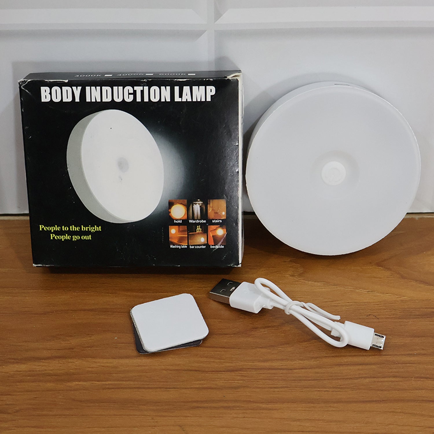 Touch switch for simple night light operation and settings
