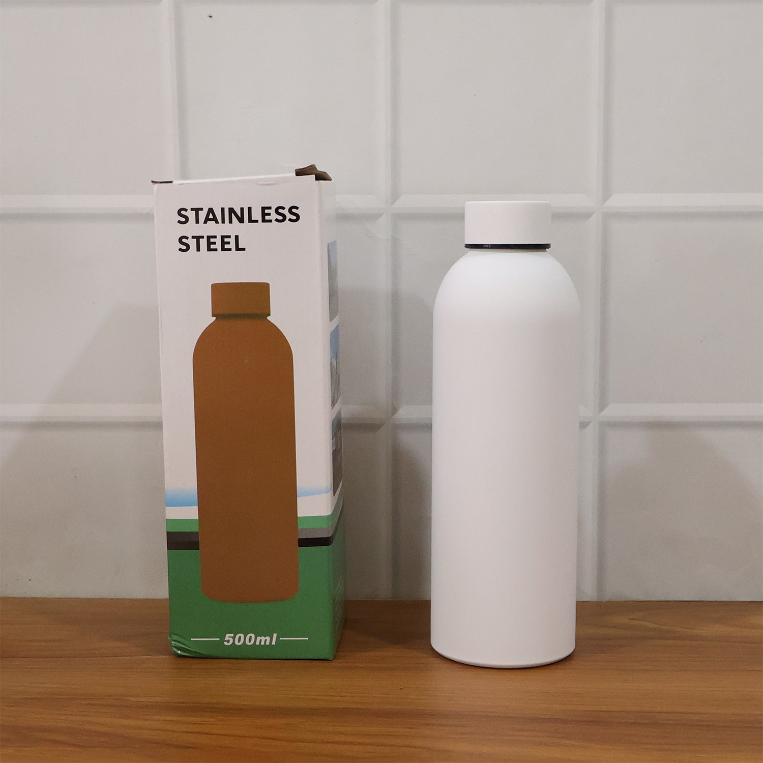 Efficient temperature retention water bottle made of stainless steel