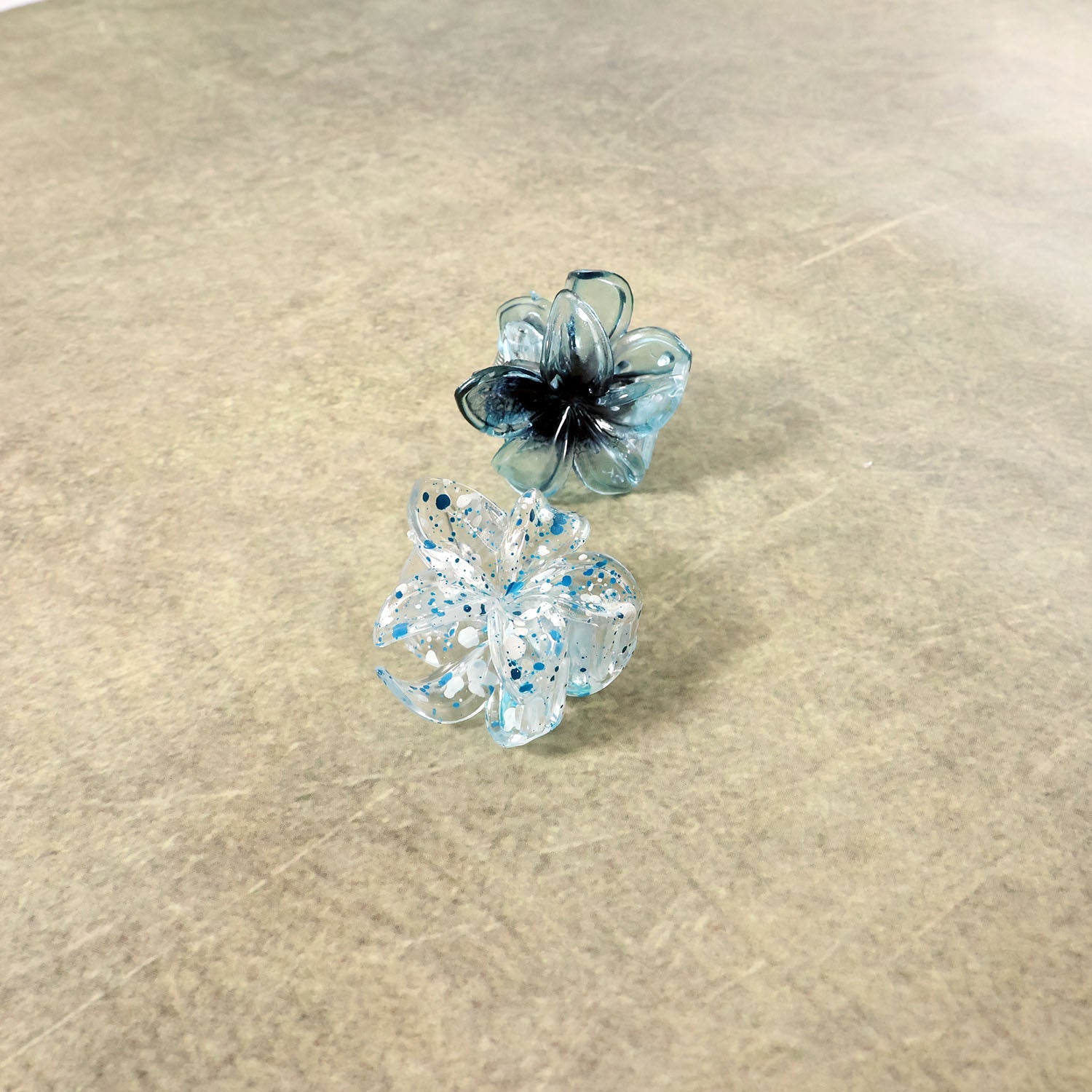 Elegant flower-shaped hair clip accessory for everyday use