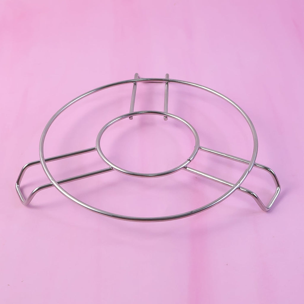 Compact stainless steel cooking rack perfect for various cookware