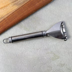 Food prep peeler facilitating quick and precise peeling
