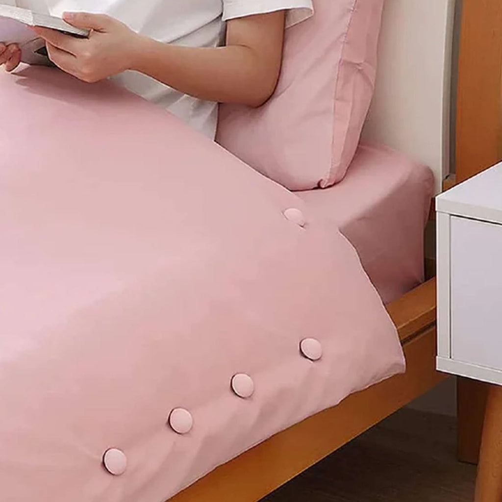 Curtain holder using Soft Duvet Button Clip with fabric-covered surface