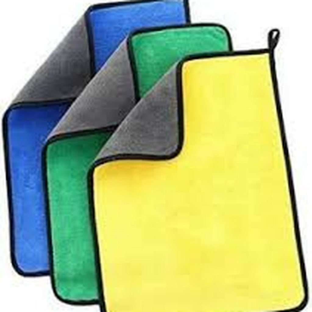 Microfiber cleaning cloth 40x30 cm showcasing soft texture and compact size