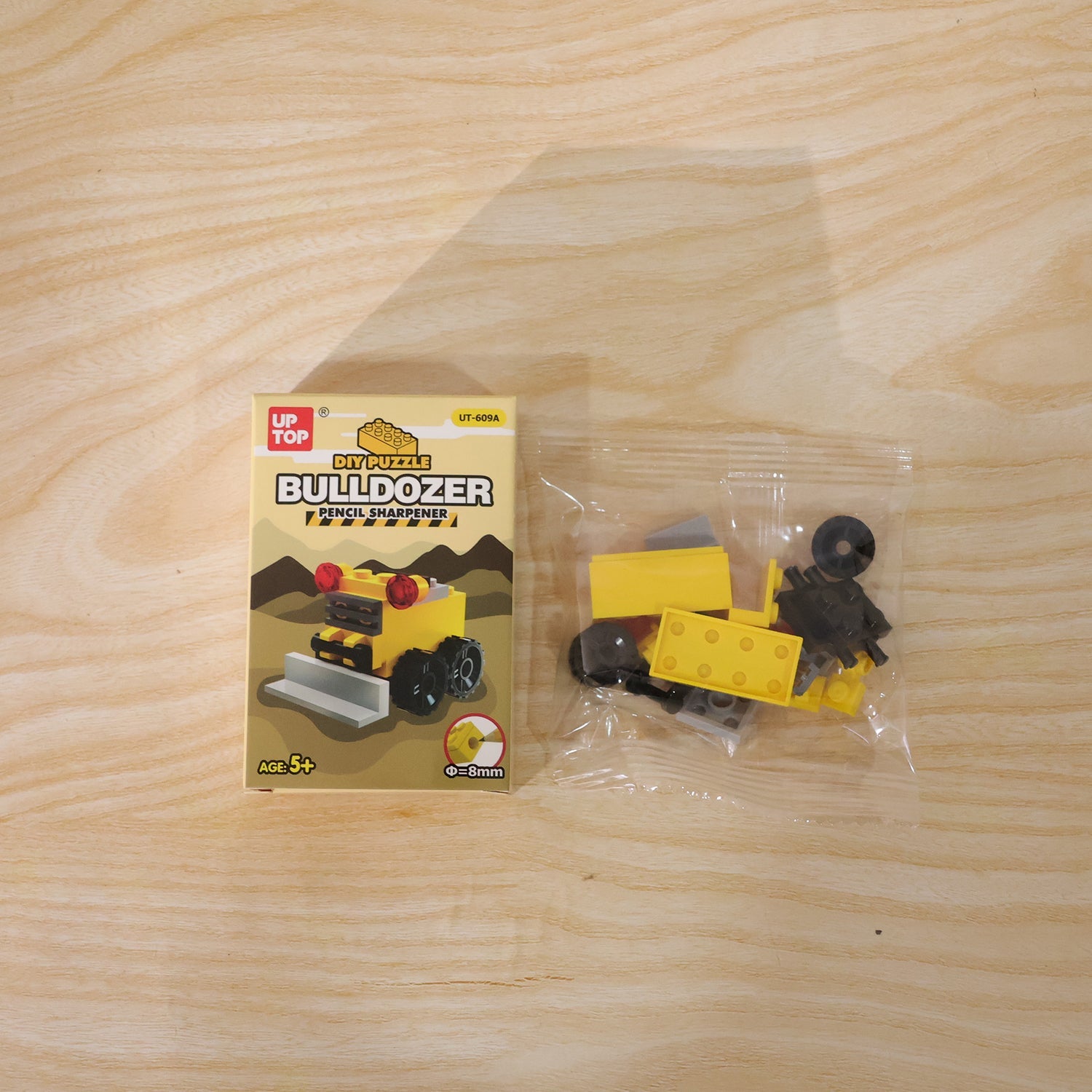 Durable plastic bulldozer sharpener toy for kids' stationery