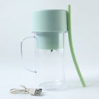 Portable smoothie maker with ergonomic handle