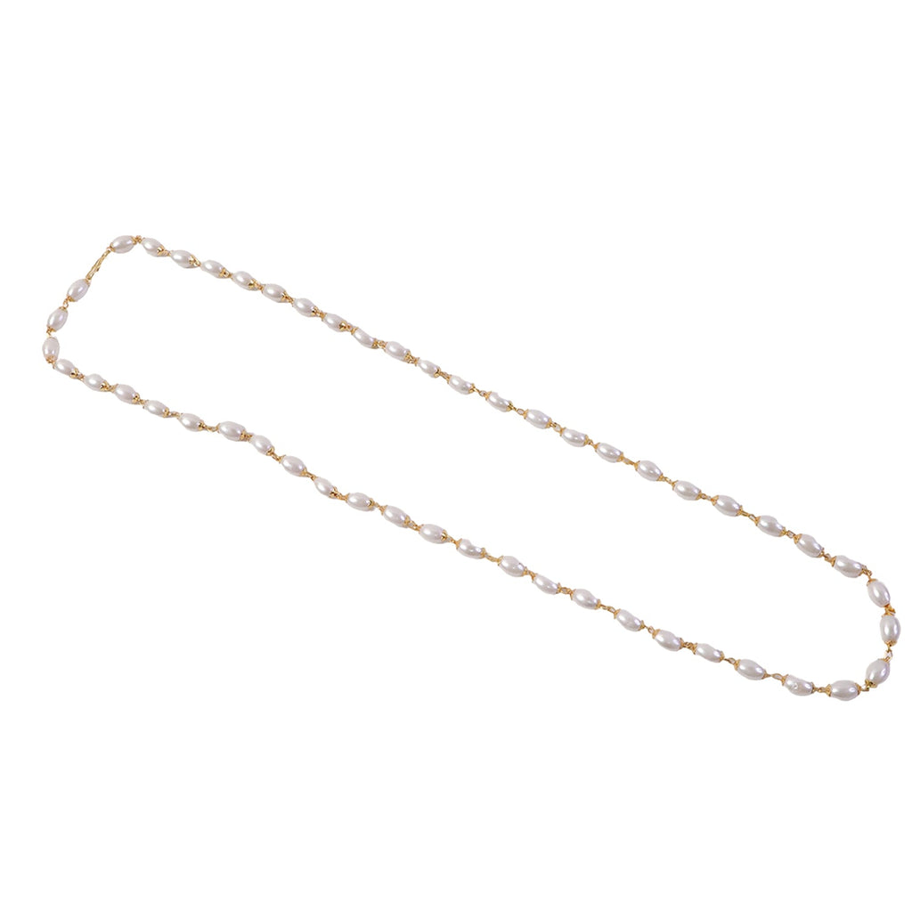 Traditional style pearl necklace with gold-tone links