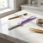 Slim manual eyebrow hair removal razor with ergonomic grip