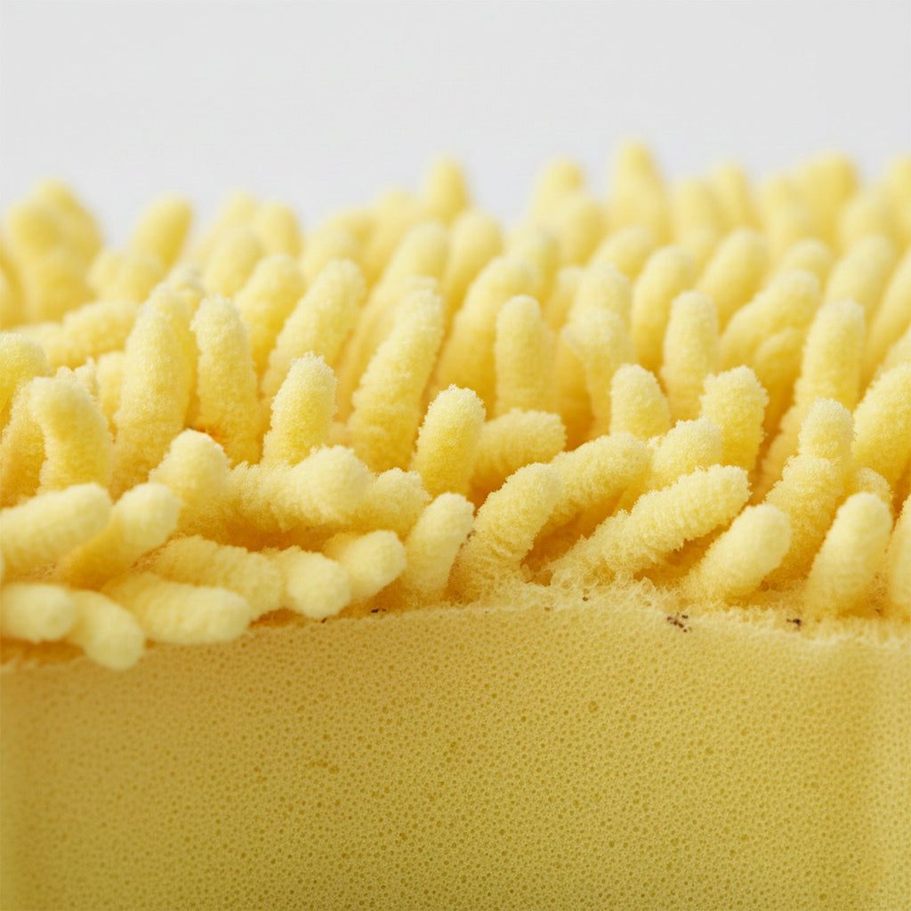 Smooth section of sponge for delicate vehicle surfaces