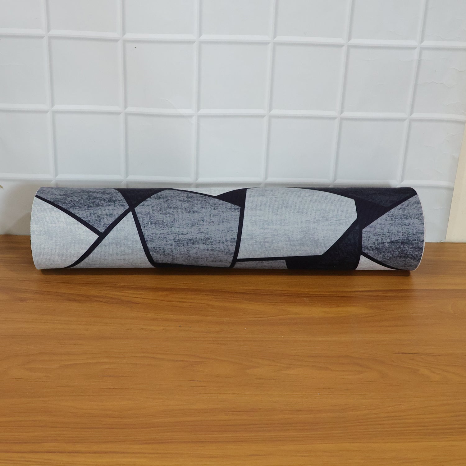 Durable geometric design floor mat for indoor & outdoor use