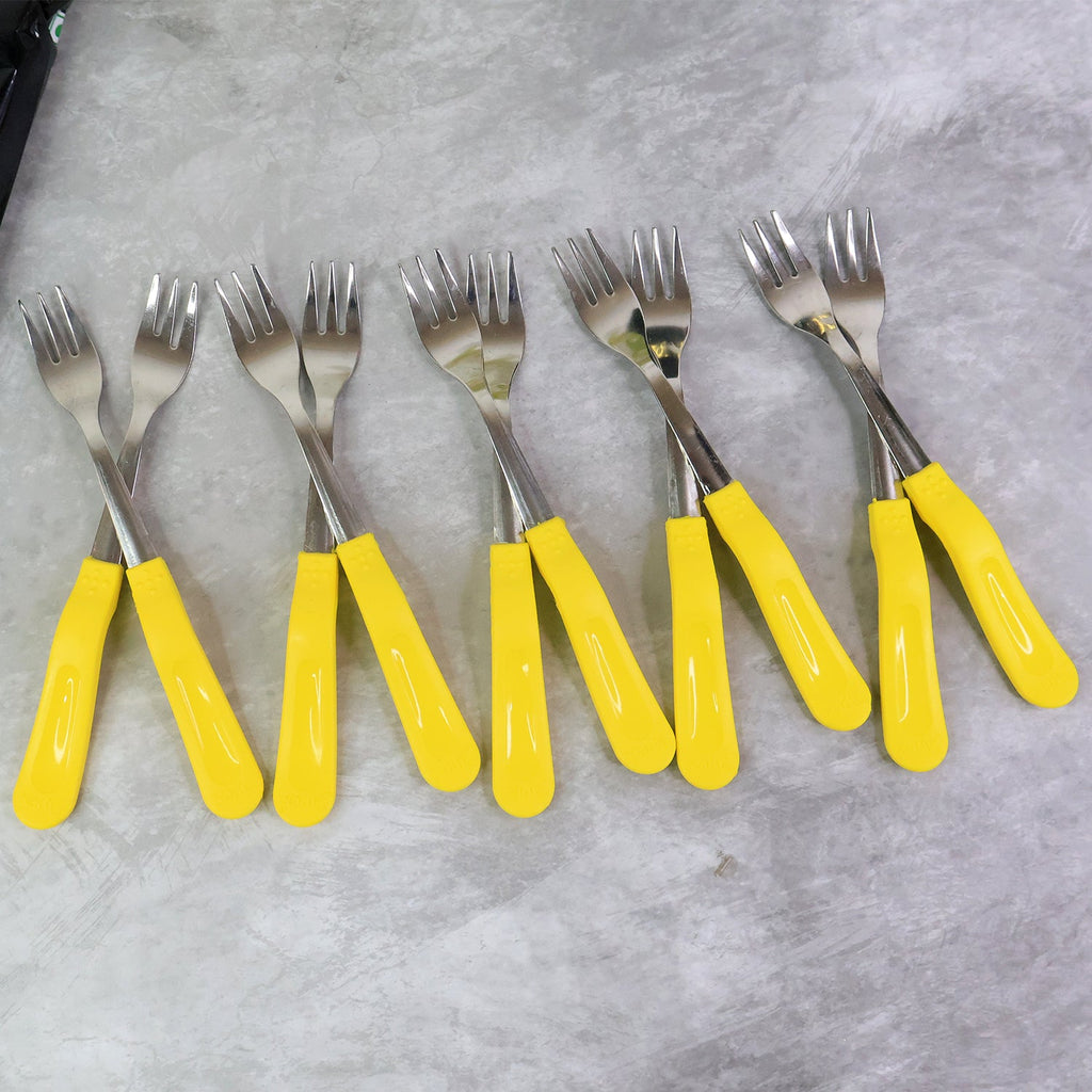 Ergonomic handle on stainless steel big fork for ease of use
