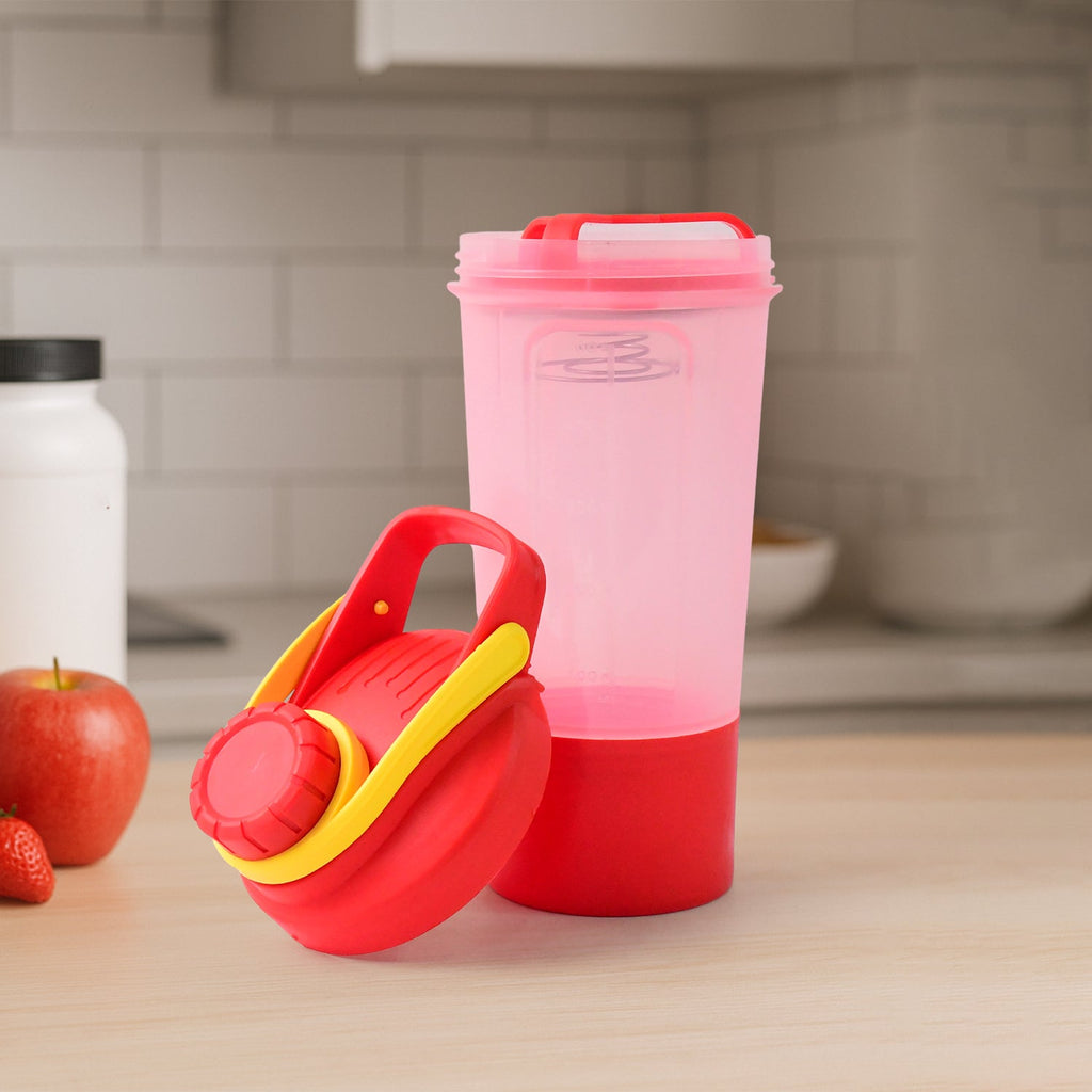Gym shaker bottle ergonomic handle for comfortable transport and use